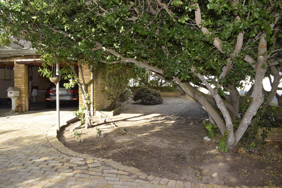 2 Bedroom Property for Sale in Struisbaai Western Cape